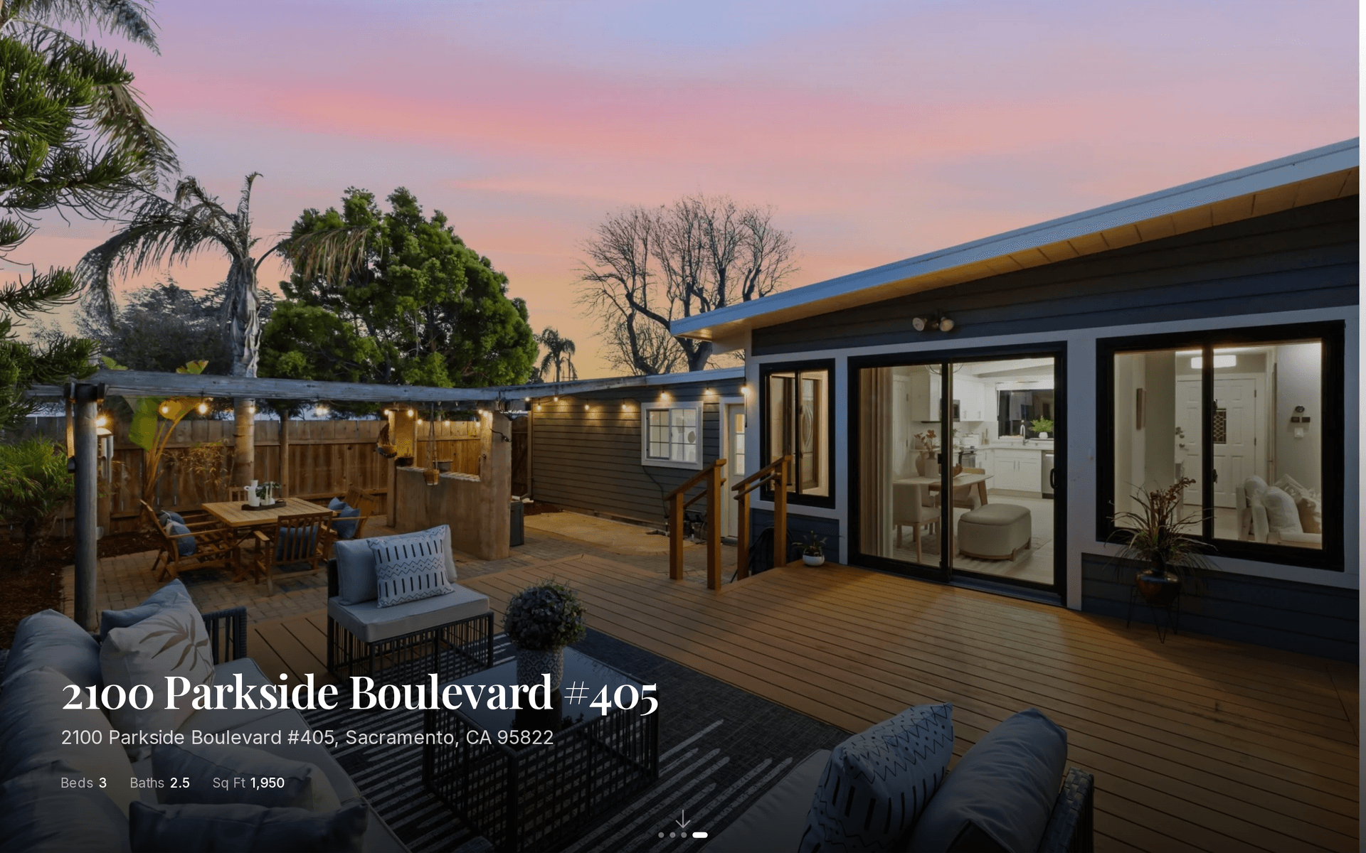 Customizable property listing website with photo carousel